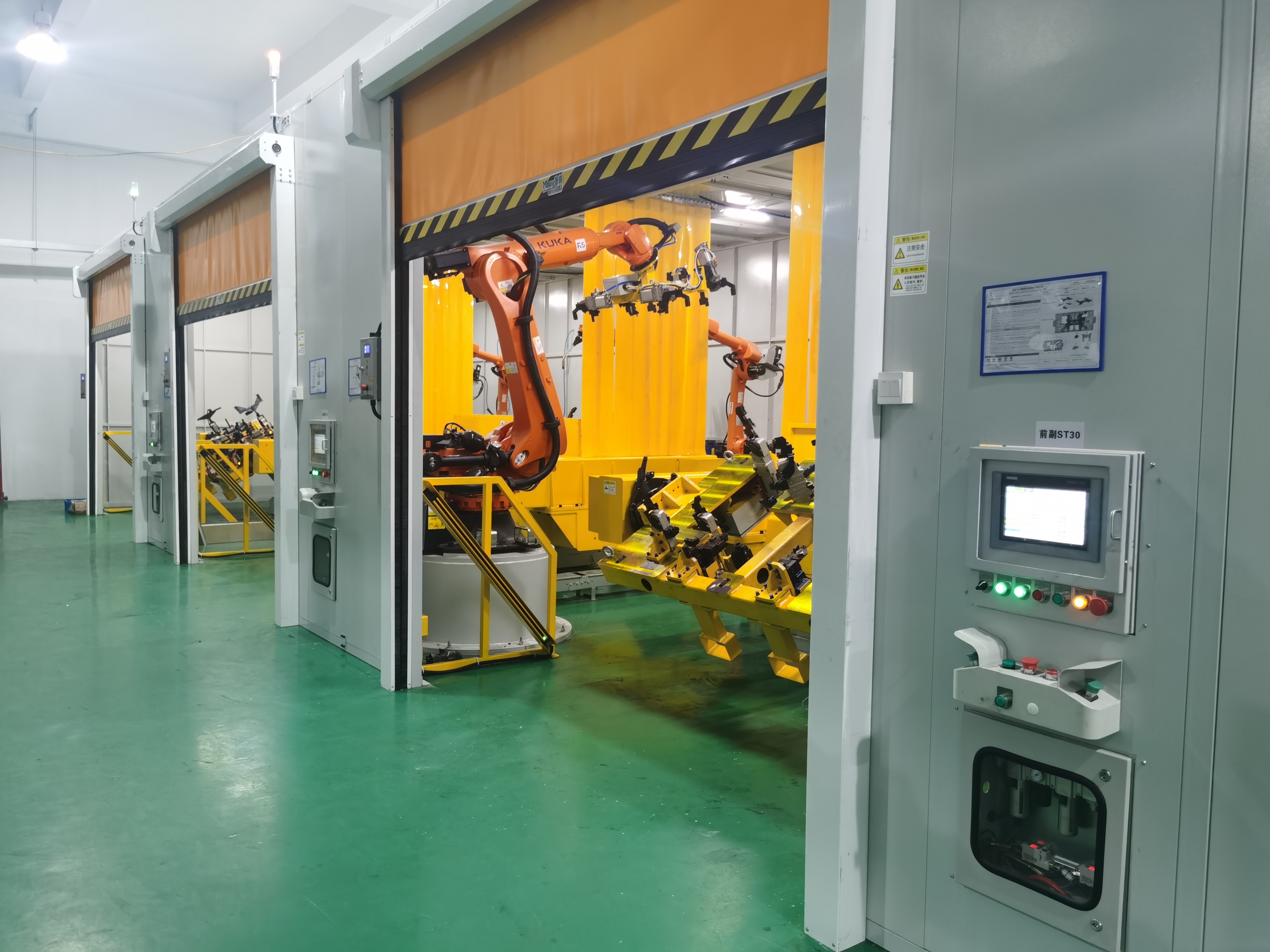 車(chē)架總成機(jī)器人雙機(jī)弧焊工作站案例！